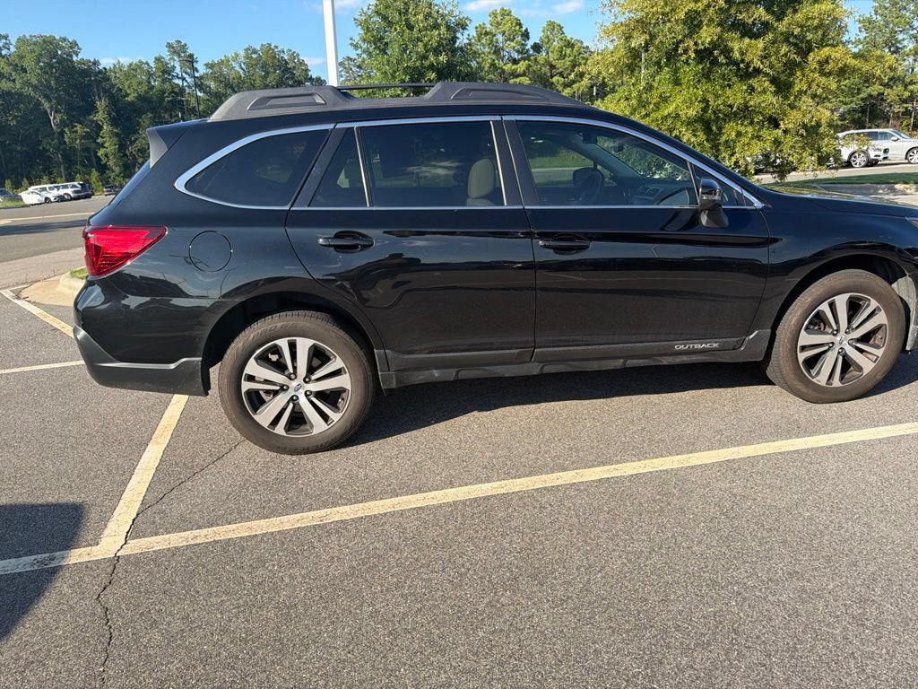 Used 2018 Subaru Outback 2.5i Limited AWD/4WD image 10