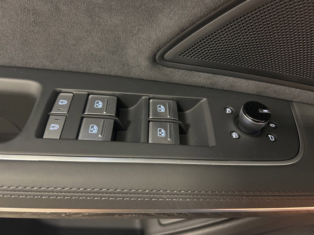 New 2025 Audi A8 L 3.0T image 5