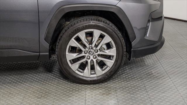 Used 2020 Toyota RAV4 XLE Premium image 28