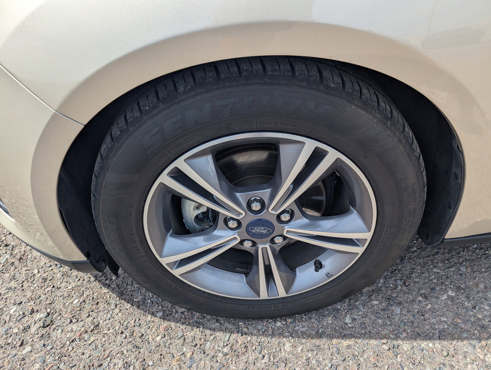 Used 2018 Ford Focus SE w/ SE Appearance Package image 8