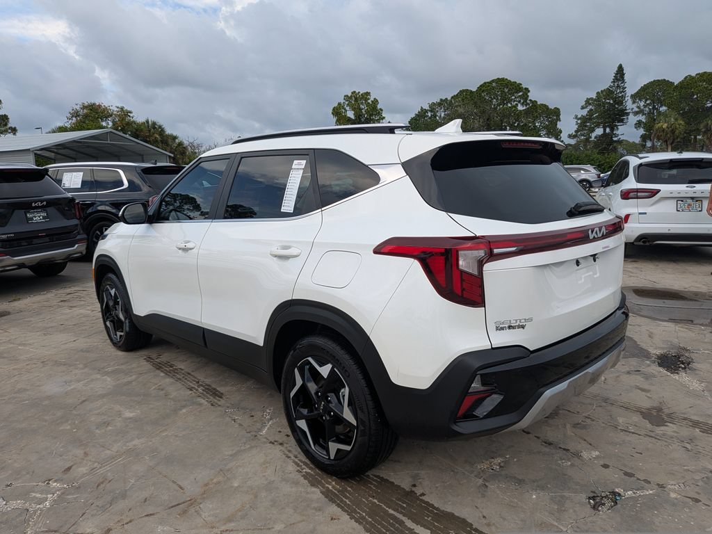 Certified 2025 Kia Seltos EX w/ EX Sunroof Package AWD/4WD image 5