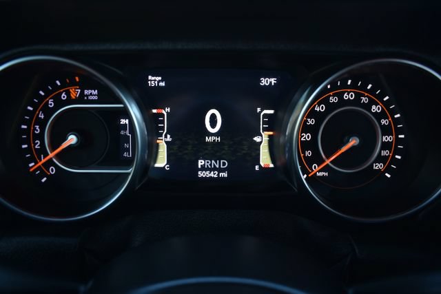 Used 2020 Jeep Gladiator Overland AWD/4WD image 13