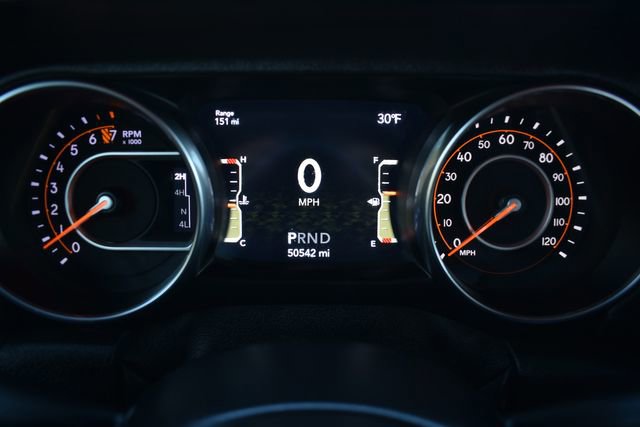 Used 2020 Jeep Gladiator Overland AWD/4WD image 13