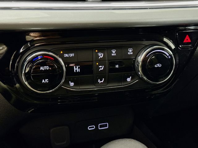 Used 2024 Chevrolet Trax LT w/ Driver Confidence Package image 17