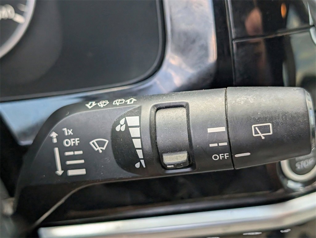 Used 2022 Nissan Pathfinder SV image 26