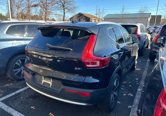 Used 2023 Volvo XC40 B5 Plus w/ Protection Package Premier image 2