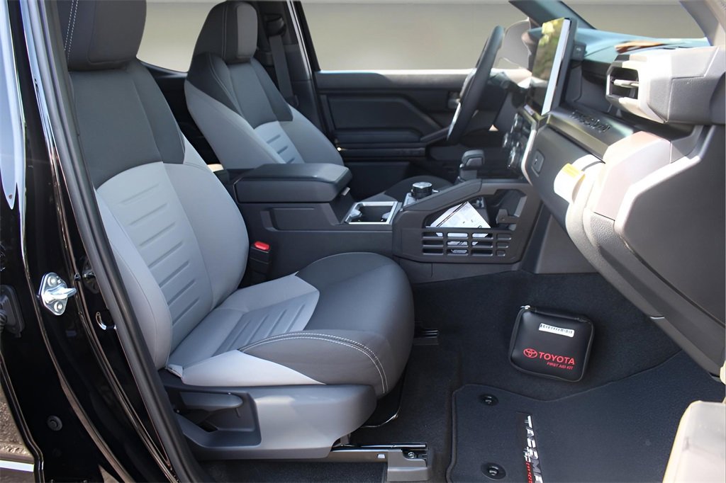 New 2025 Toyota Tacoma TRD Off-Road image 17