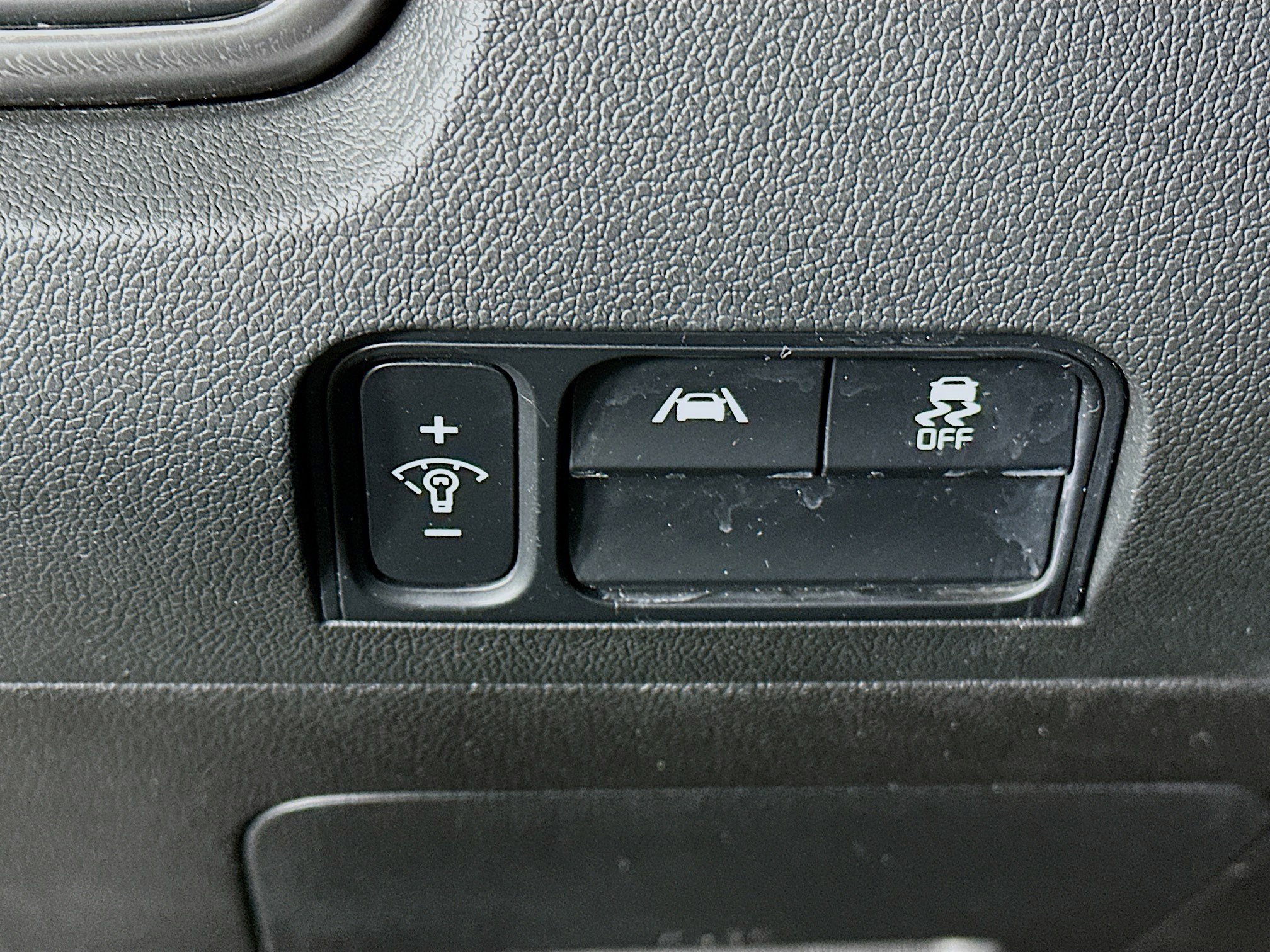 Used 2023 Kia Sorento LX image 17