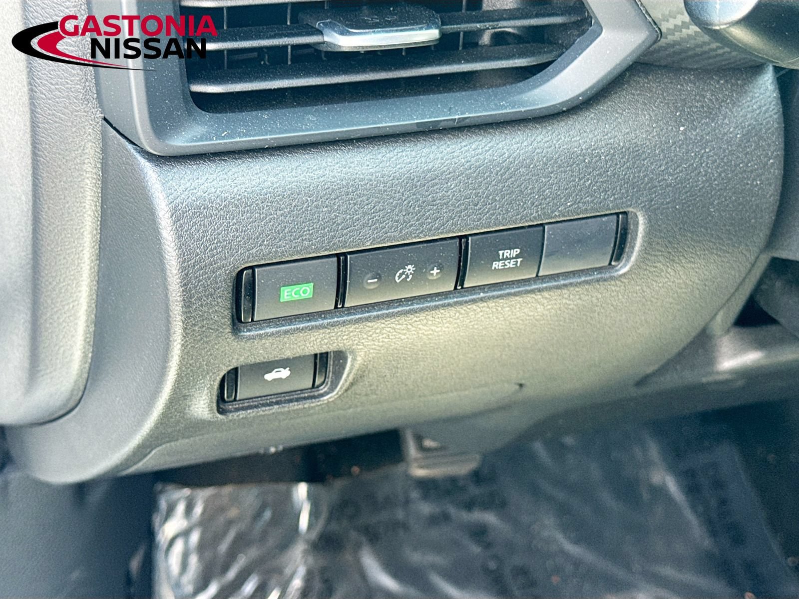 Used 2025 Nissan Sentra S FWD image 13