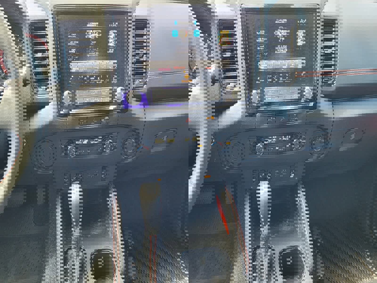 Used 2023 Nissan Frontier Pro-X w/ Pro Convenience Package image 8