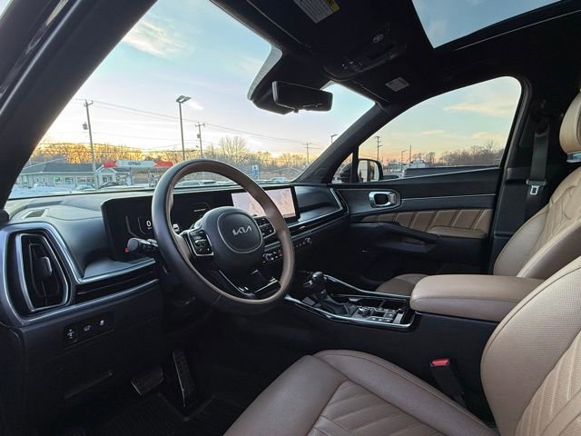 Used 2025 Kia Sorento SX Prestige w/ Olive Brown Leather Package image 16