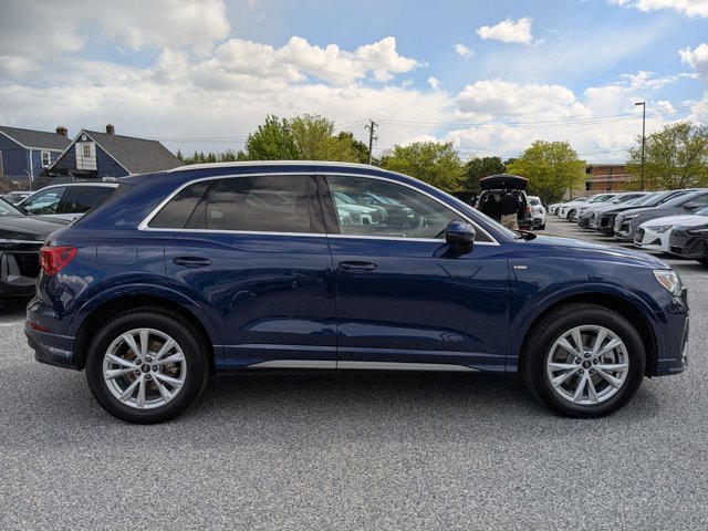 Certified 2025 Audi Q3 2.0T Premium w/ Convenience Package image 4