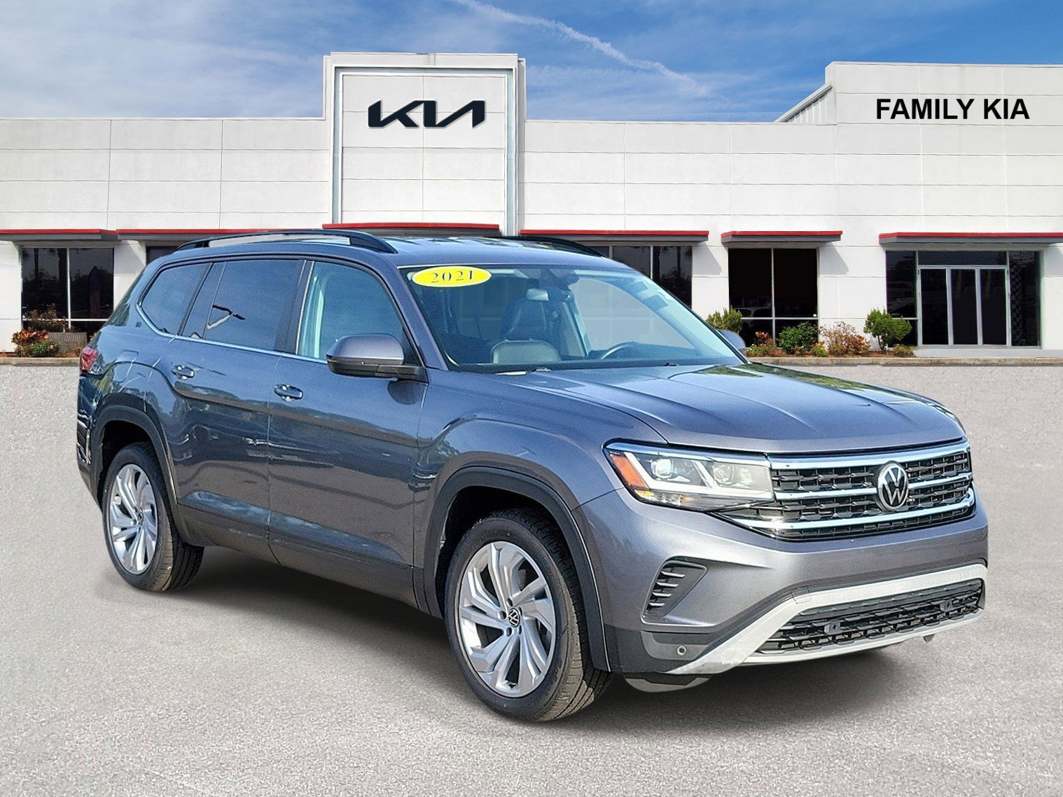 Used 2021 Volkswagen Atlas SE image 1
