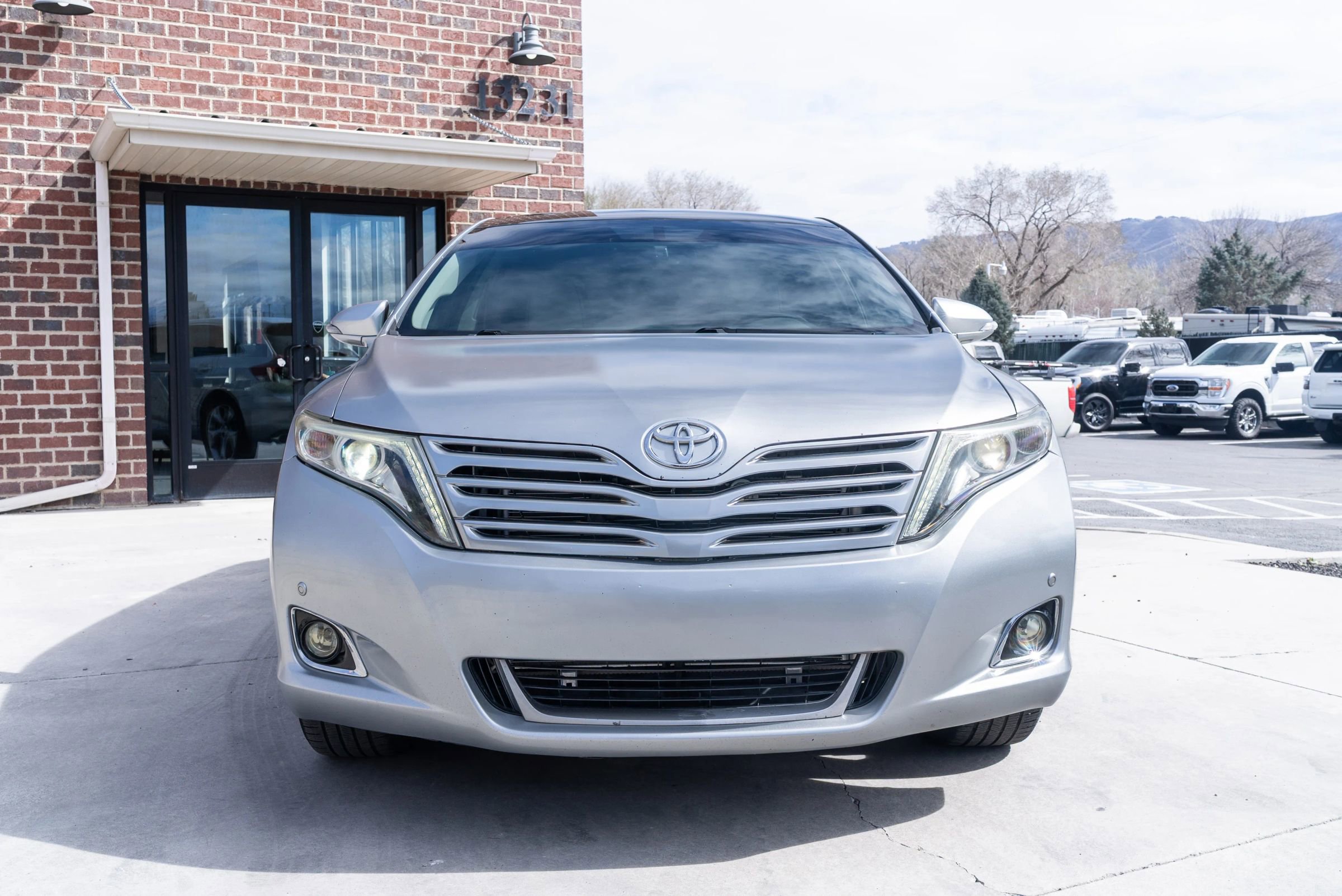 Used 2015 Toyota Venza Limited image 2