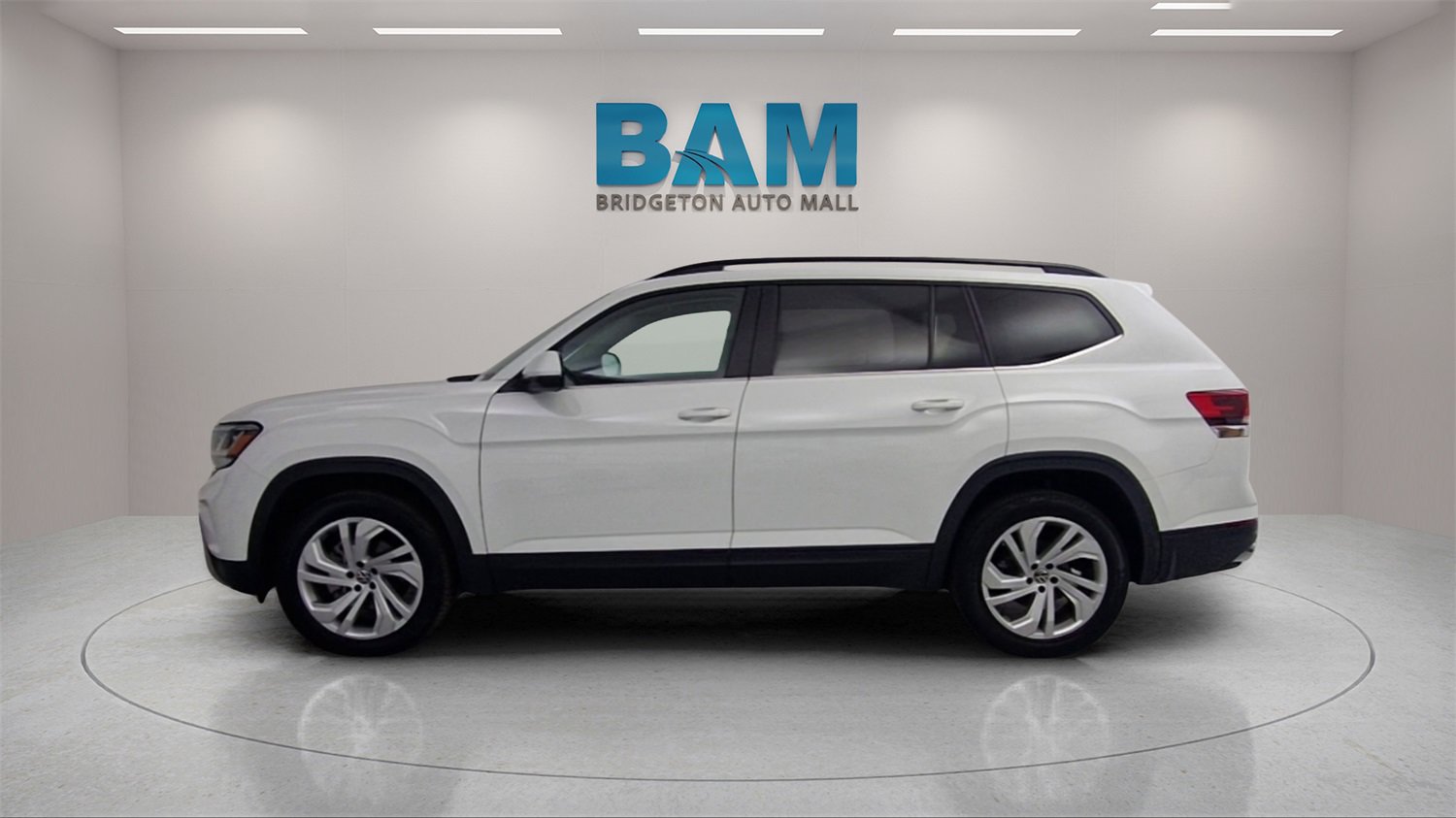 Used 2021 Volkswagen Atlas SE w/ Panoramic Sunroof Package image 4