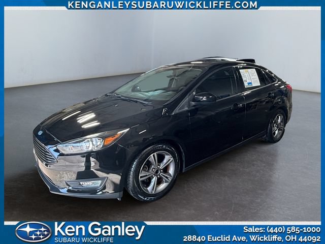 Used 2018 Ford Focus SE w/ SE Appearance Package FWD image 1