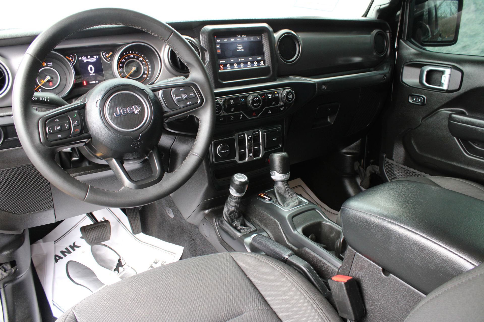 Used 2023 Jeep Gladiator Sport image 19
