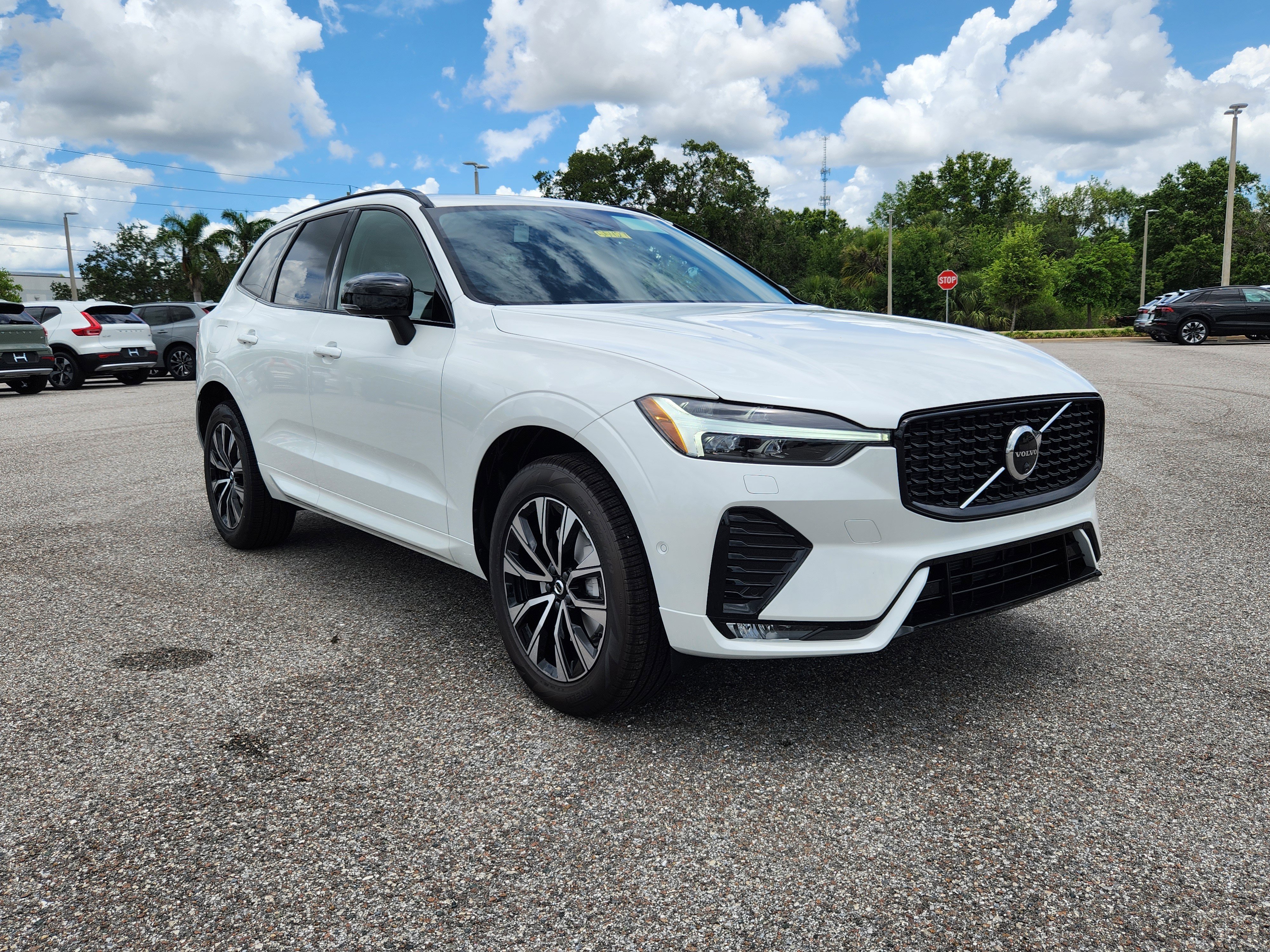 New 2025 Volvo XC60 B5 Plus w/ Protection Package Premier video 1
