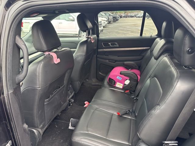 Used 2019 Ford Explorer XLT w/ Equipment Group 202A AWD/4WD image 9