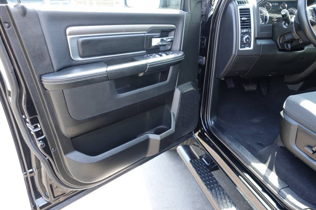 Used 2023 RAM 1500 Warlock AWD/4WD image 18