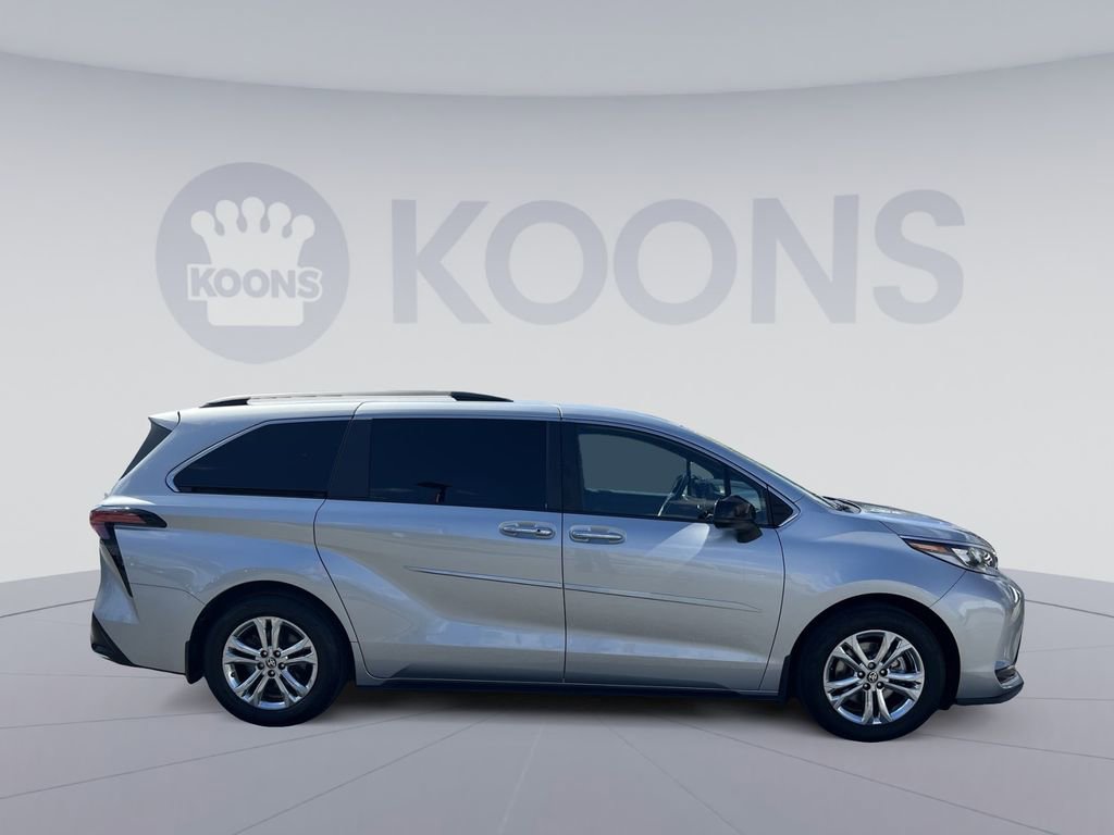 Used 2023 Toyota Sienna XSE w/ XSE Plus Package AWD/4WD image 8