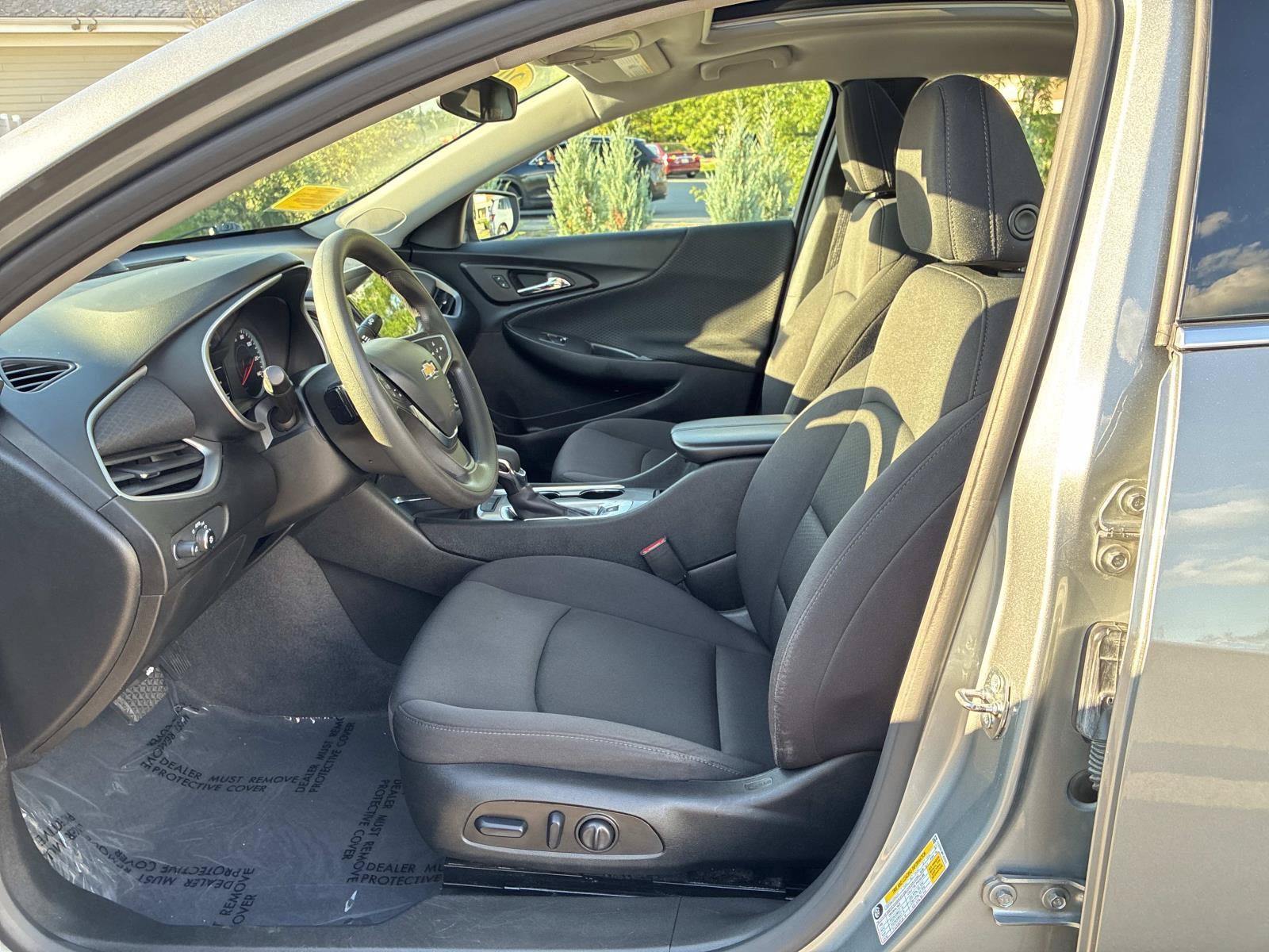 Used 2023 Chevrolet Malibu LT FWD image 19