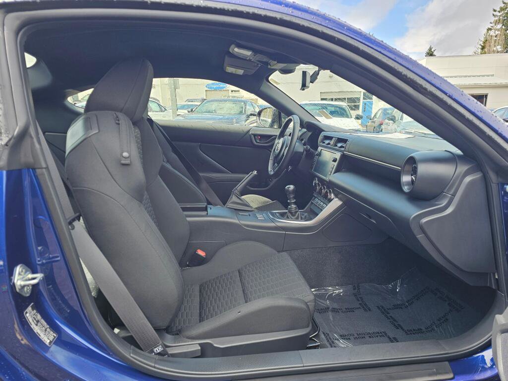 Used 2025 Toyota GR86 w/ ALL Weather Mat Package (TMS) RWD image 11