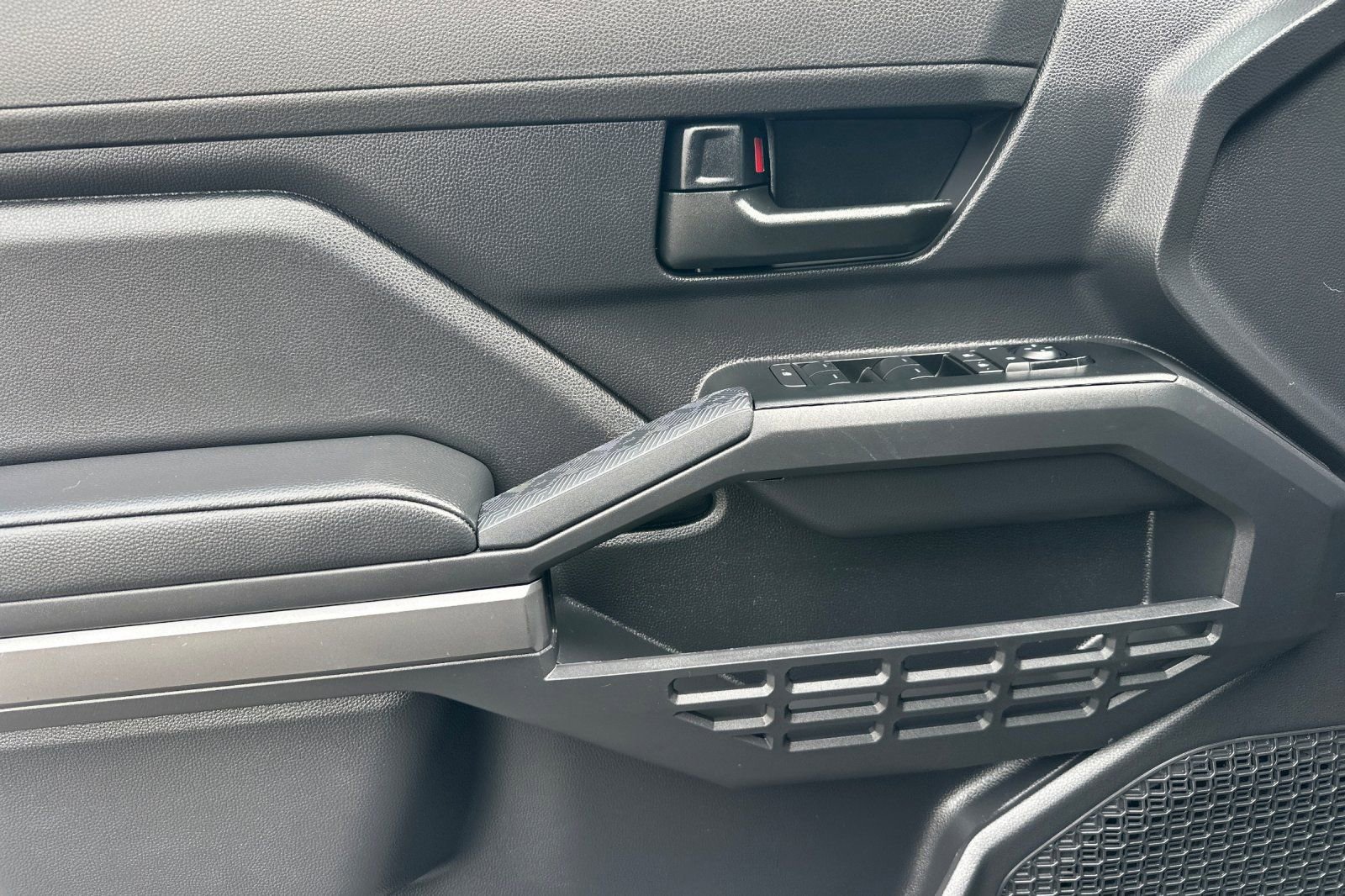 Used 2025 Toyota Tacoma SR5 image 11