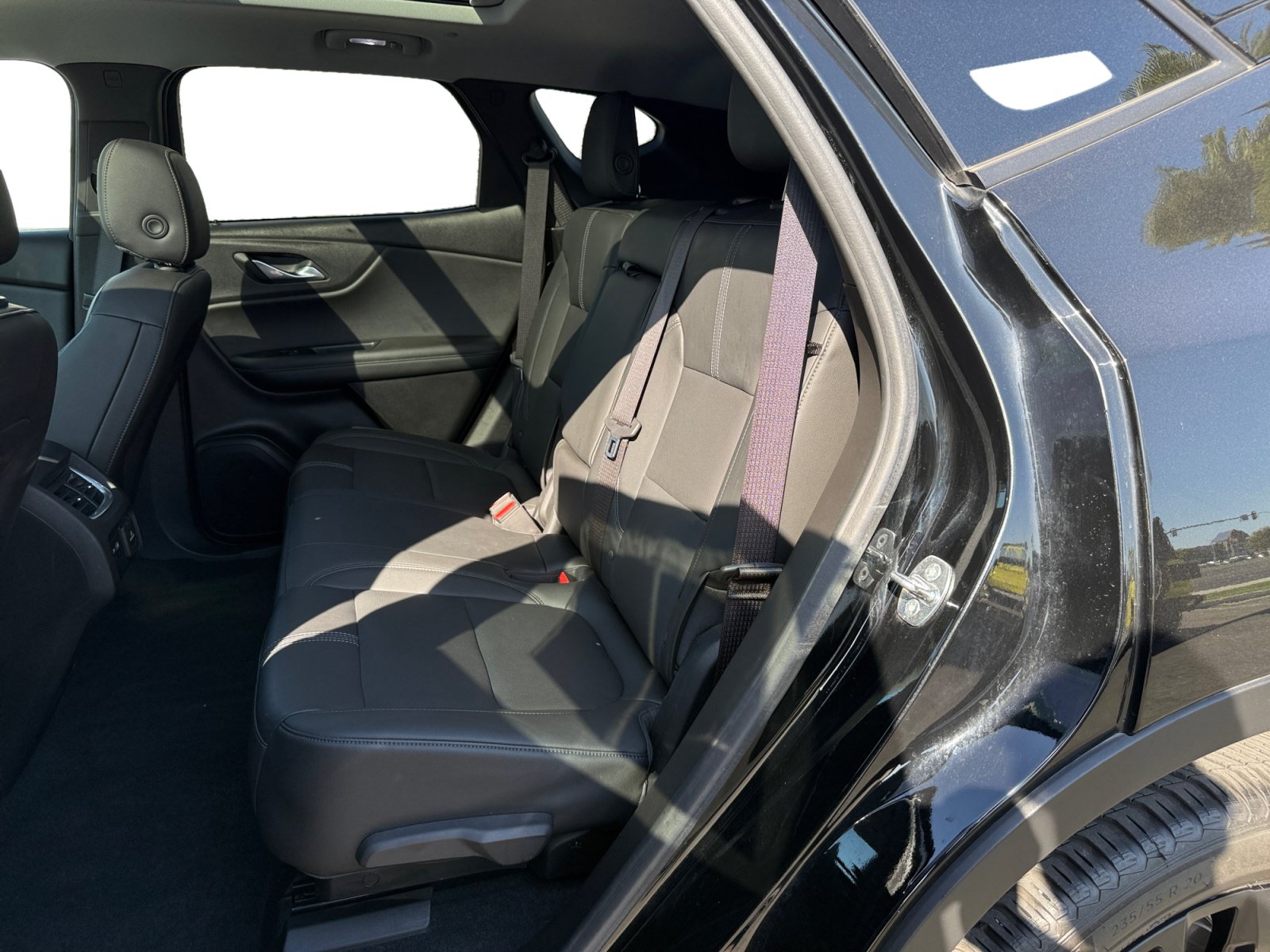 Used 2020 Chevrolet Blazer LT w/ Sound & Technology Package FWD image 16