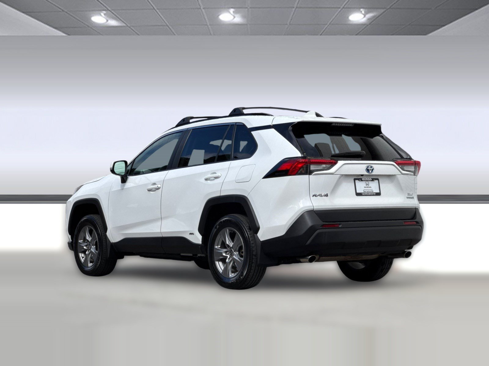 Used 2023 Toyota RAV4 XLE w/ Convenience Package AWD/4WD image 3