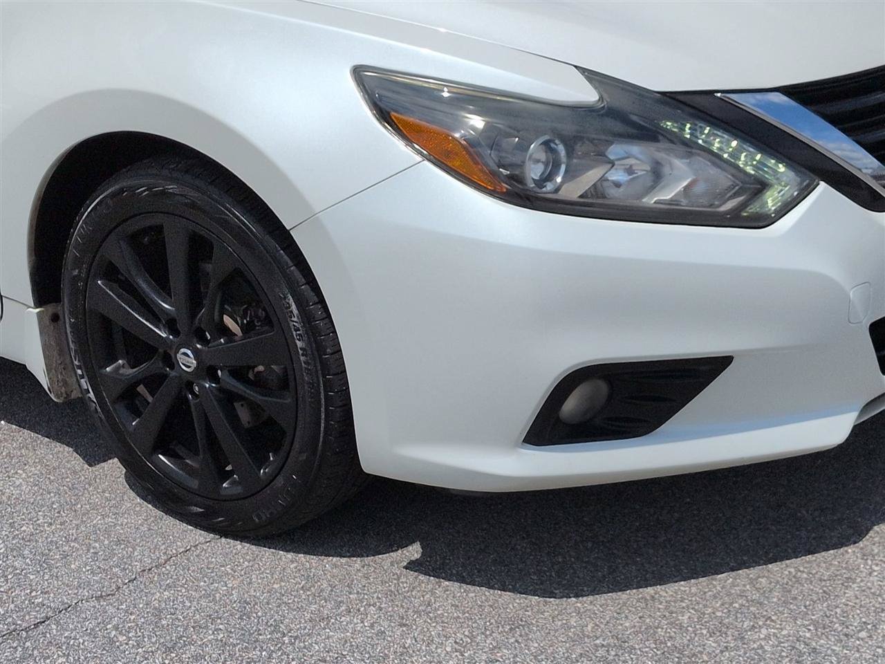 Used 2017 Nissan Altima 2.5 SR w/ Midnight Edition Package FWD image 9