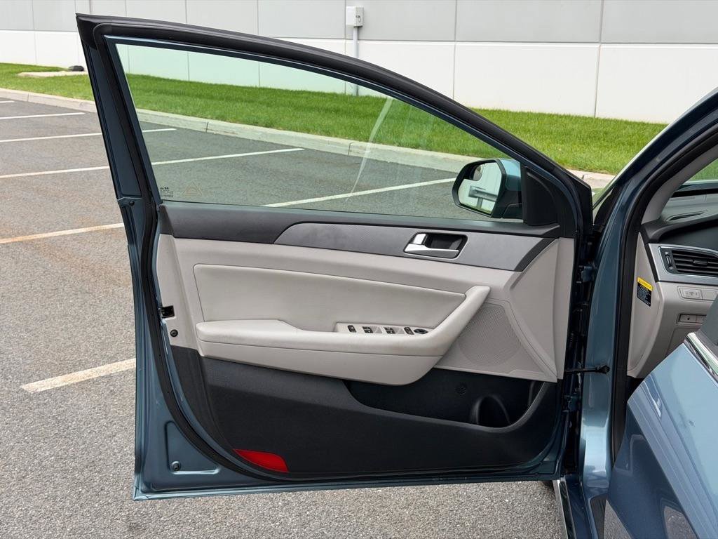 Used 2016 Hyundai Sonata SE FWD image 32