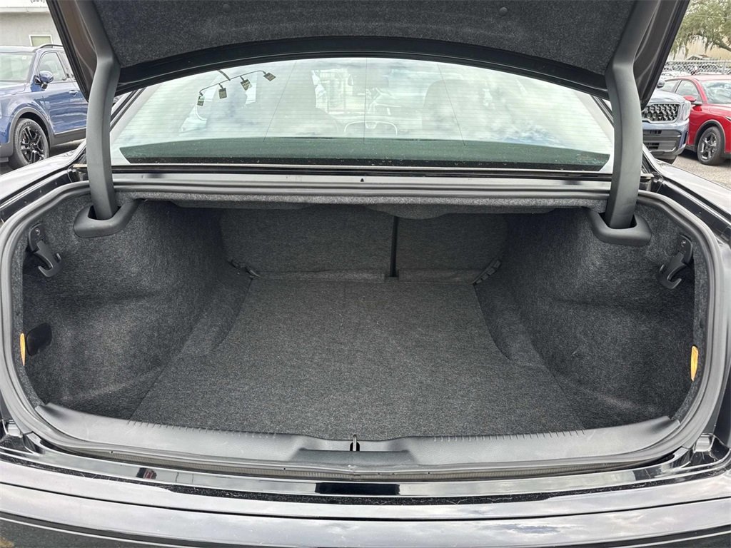 Used 2022 Chrysler 300 Touring w/ Sport Appearance Package image 18