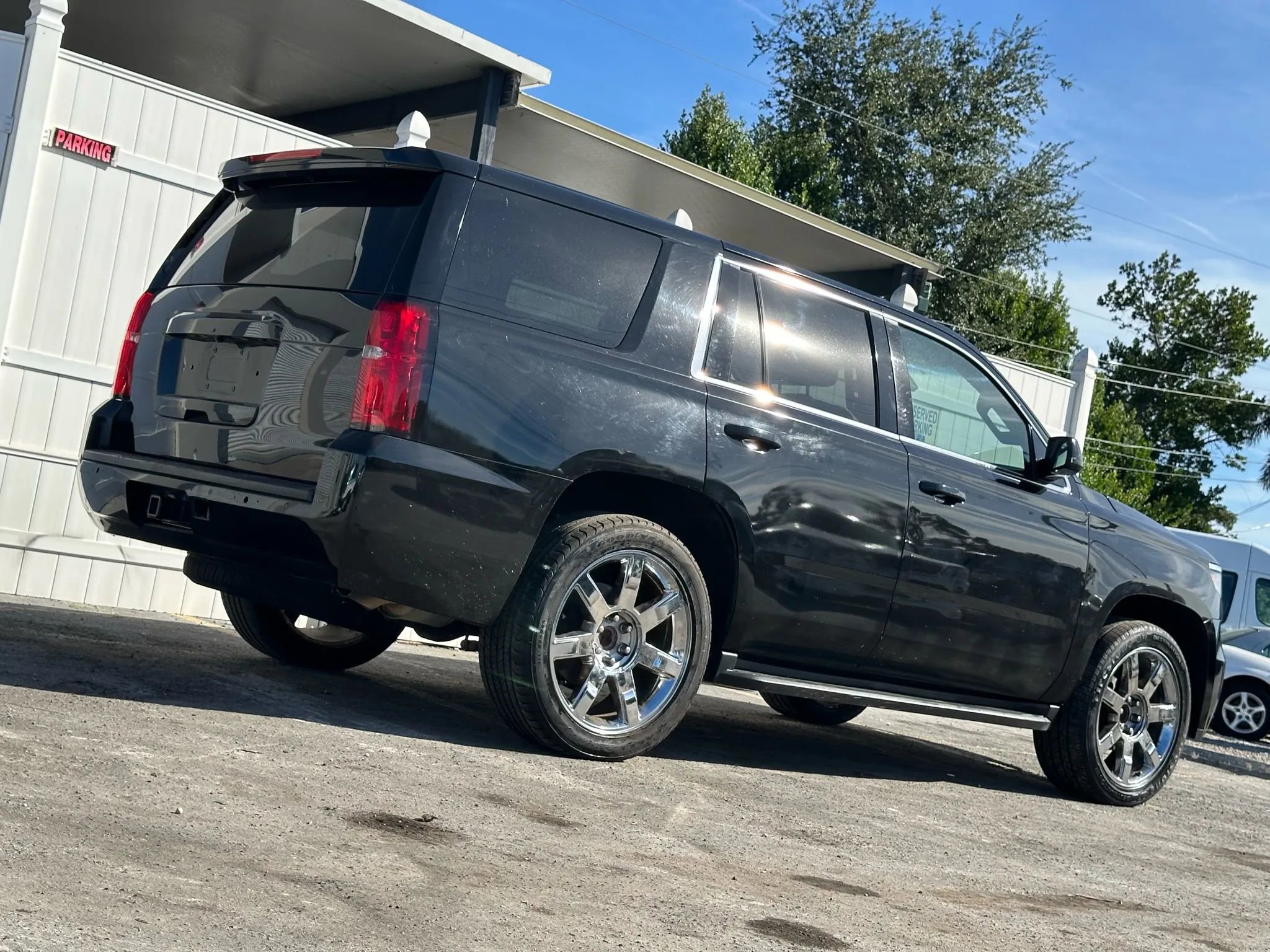 Used 2018 Chevrolet Tahoe 2WD w/ Enhanced Driver Alert Package image 4