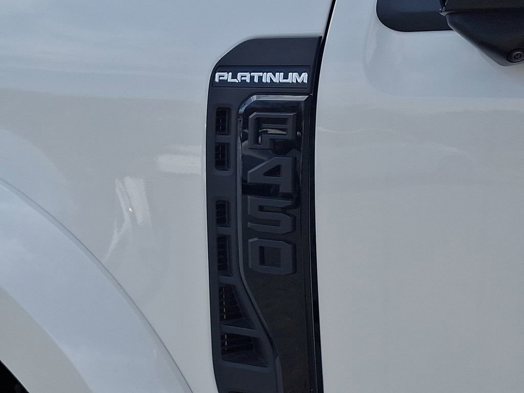 Used 2025 Ford F450 Platinum w/ FX4 Off-Road Package image 34