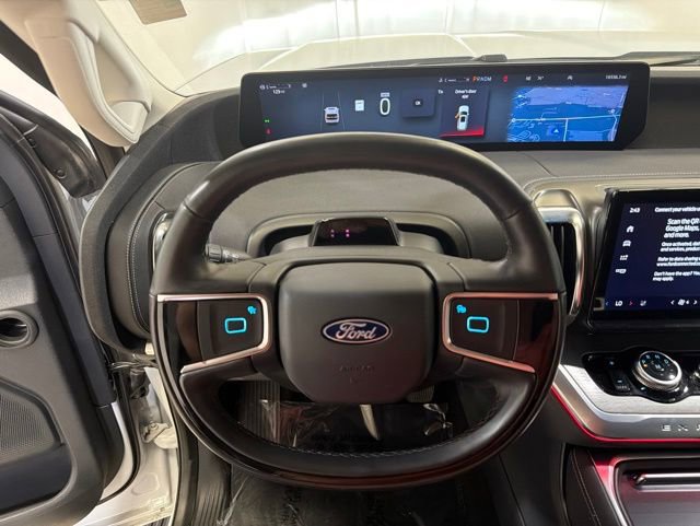 Used 2025 Ford Expedition Platinum AWD/4WD image 13