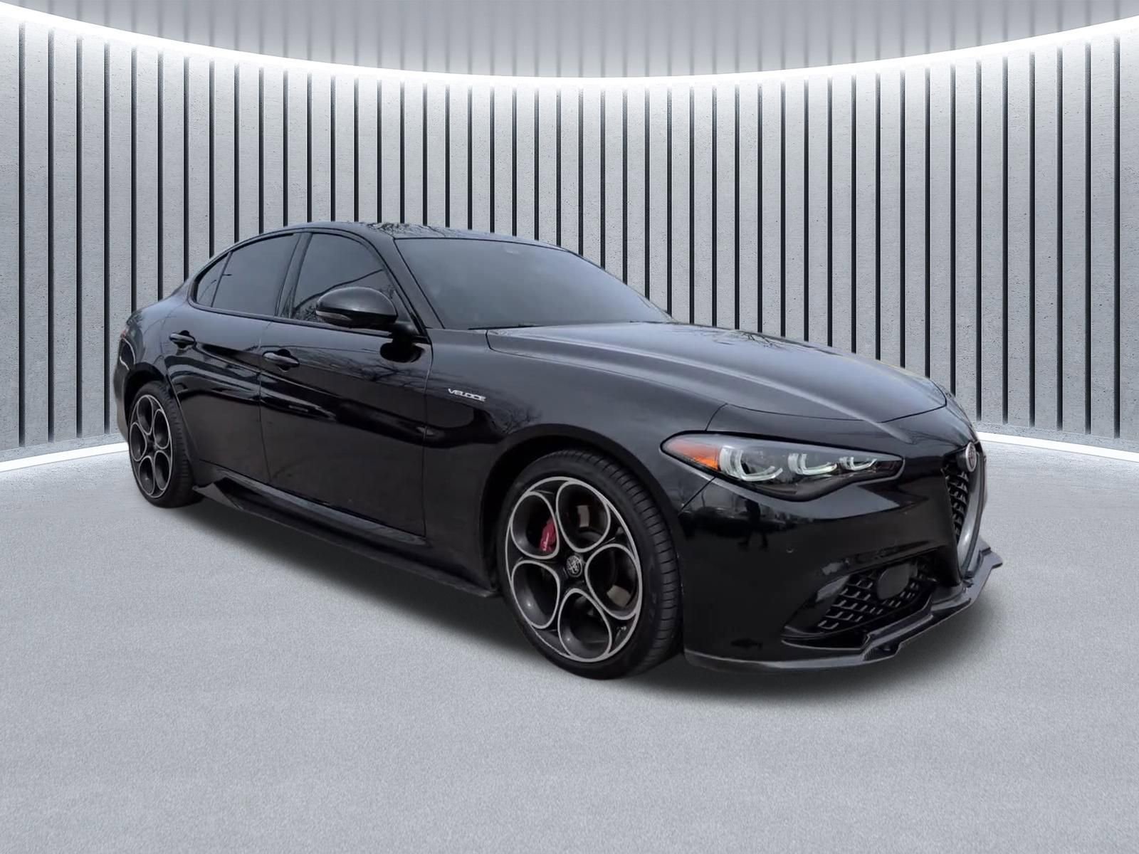 Used 2024 Alfa Romeo Giulia Veloce image 2