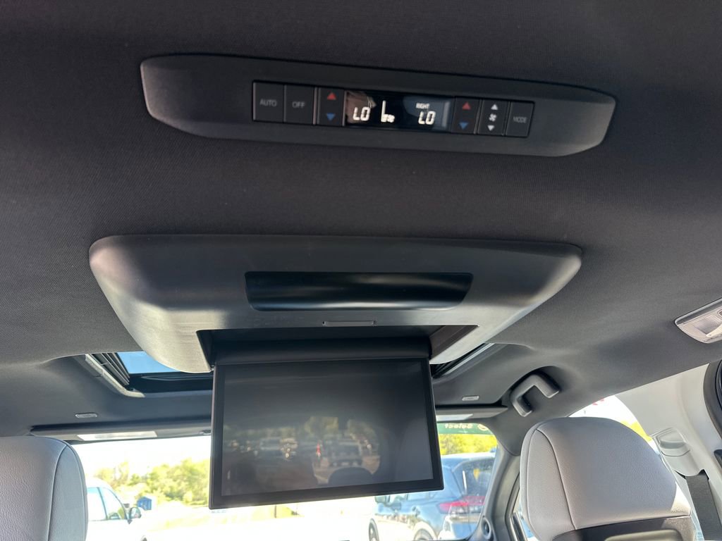 Used 2026 Toyota Sienna XSE AWD/4WD image 30