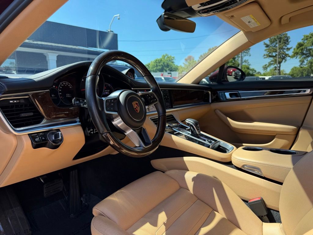 Used 2018 Porsche Panamera image 10