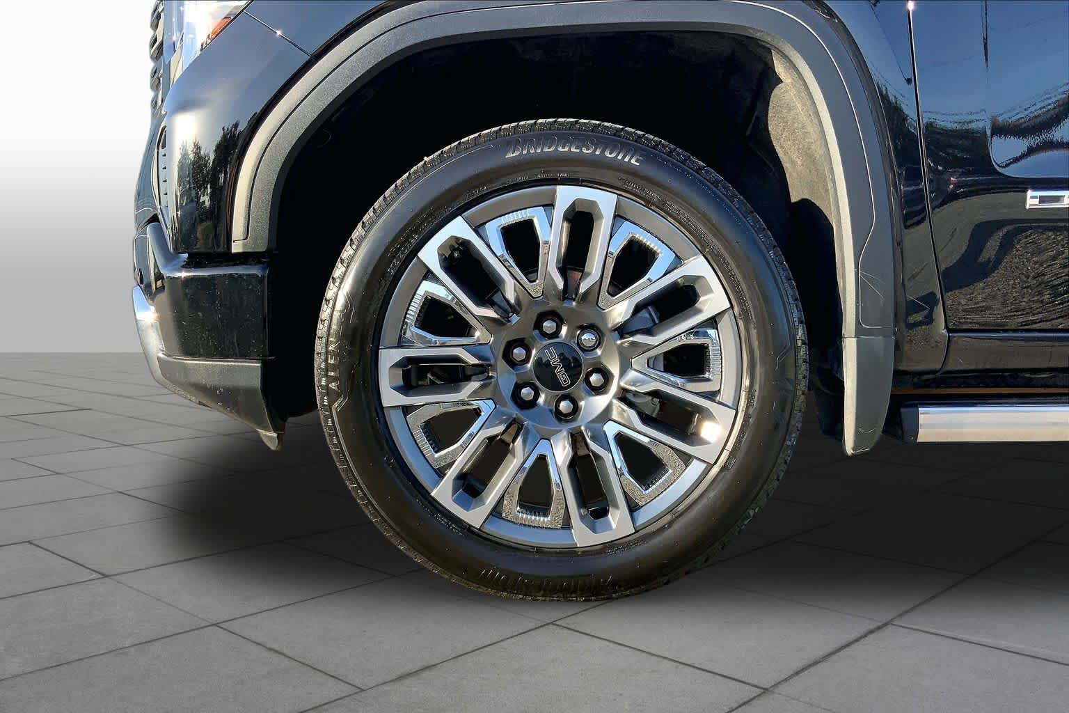 Used 2025 GMC Sierra 1500 Denali Ultimate AWD/4WD image 11