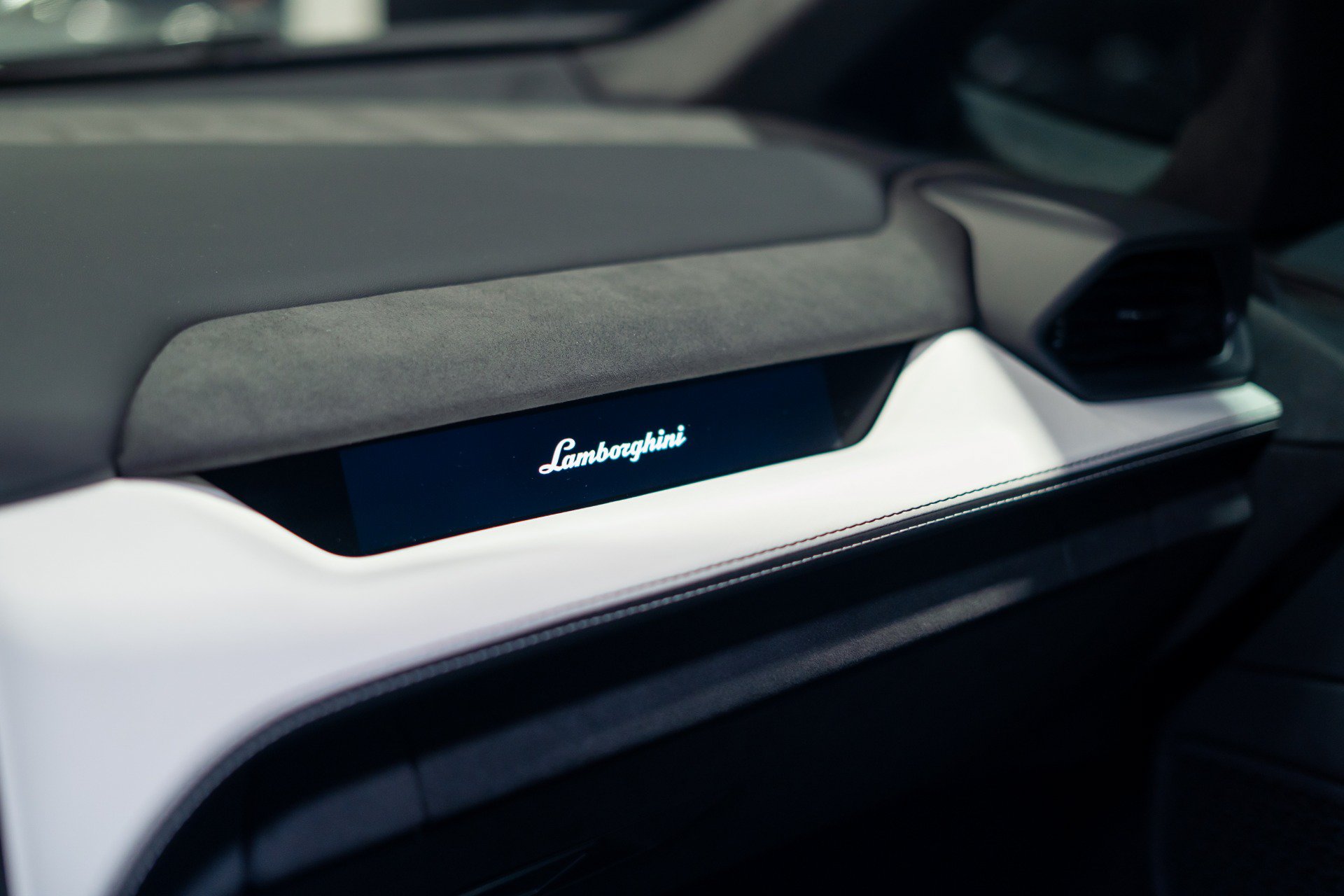 Used 2026 Lamborghini Temerario AWD/4WD image 32