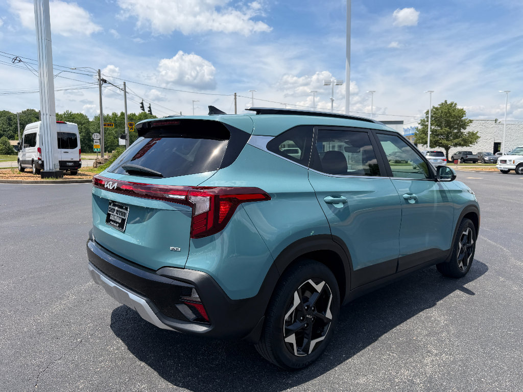 Used 2024 Kia Seltos EX AWD/4WD image 7
