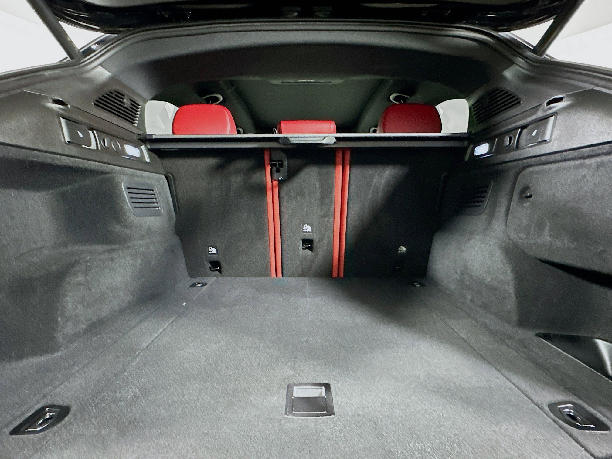 Used 2023 Alfa Romeo Stelvio Sprint RWD image 30