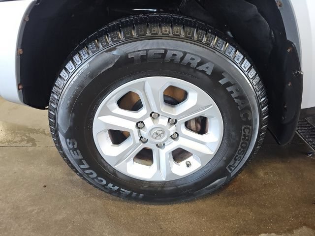 Used 2020 Toyota 4Runner SR5 Premium w/ Moonroof Package AWD/4WD image 9