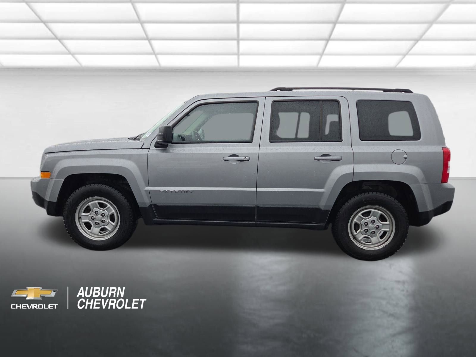 Used 2017 Jeep Patriot Sport w/ Power Value Group FWD image 6