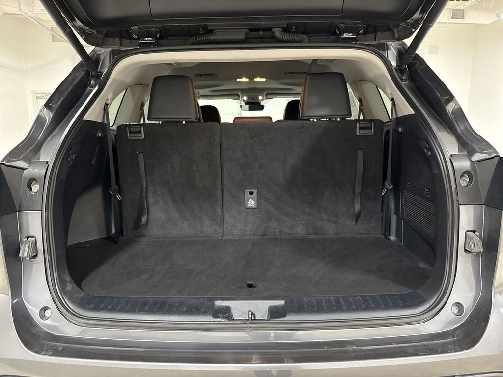 Used 2024 Toyota Highlander XLE image 24