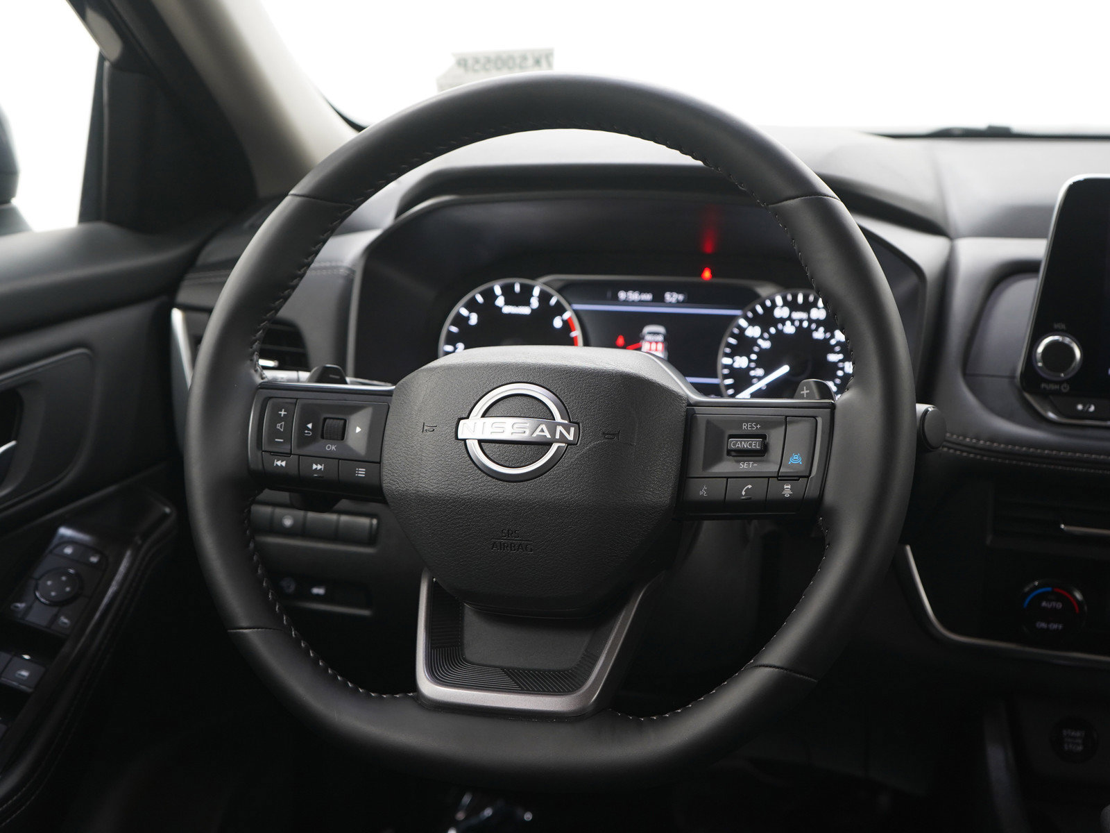 Used 2025 Nissan Rogue SV image 17