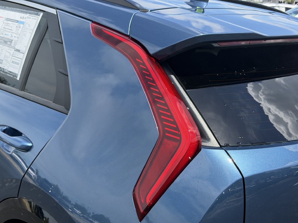 New 2026 Kia Niro Wind FWD image 11