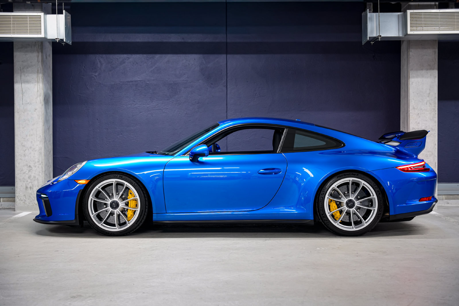 Used 2018 Porsche 911 GT3 RWD image 7
