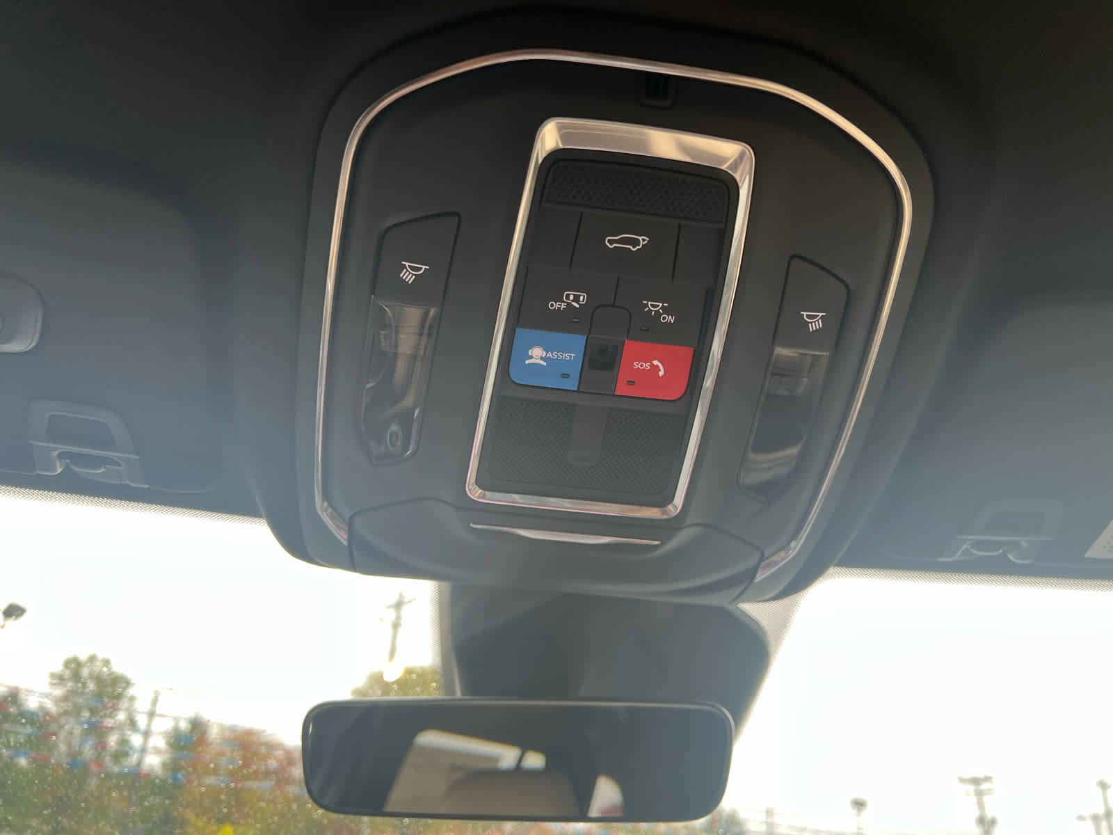 New 2025 Jeep Grand Cherokee Limited image 32